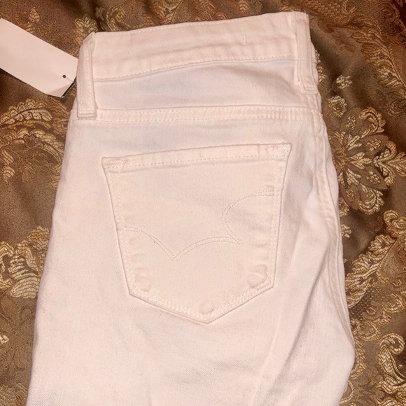 BRAND NEW WITH TAGS!! White Jeans! - Picture 2 of 4